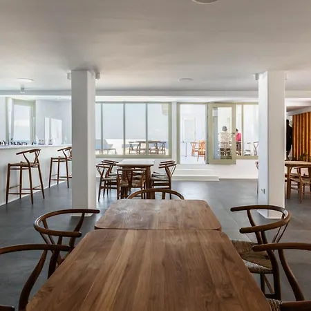Rochari Hotell