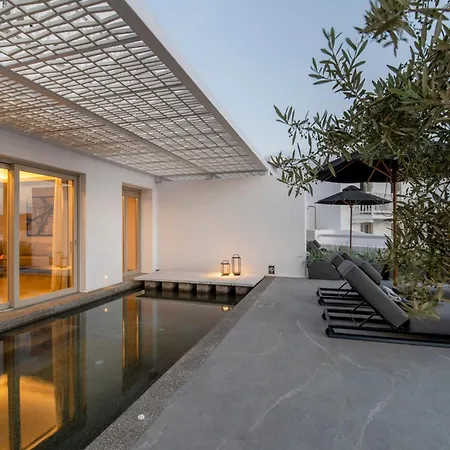 Rochari Hotell 4*