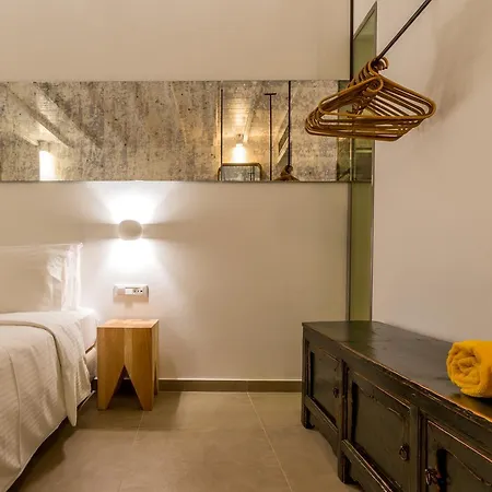 Rochari Hotell 4*